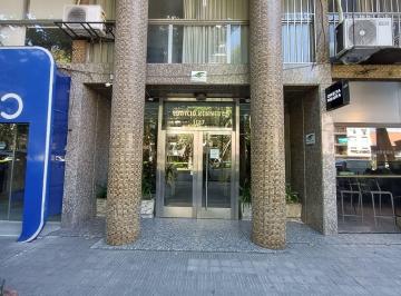 Departamento · 73m² · 4 Ambientes · 1 Cochera · Departamento de 3 Dorm. a La Venta en Bv. Oroño y Mendoza - Edificio Kennedy