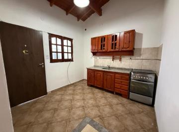Departamento · 38m² · 3 Ambientes · Departamento 3 Ambientes en Primer Piso por Escalera en Alquiler en Castelar Norte