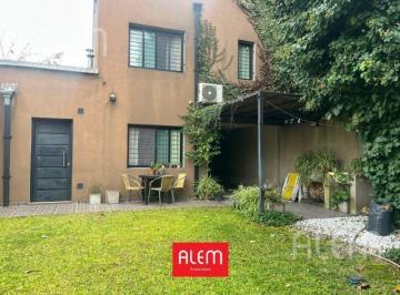 Casa · 130m² · 5 Ambientes · 2 Cocheras · Casa en Venta en Monte Grande
