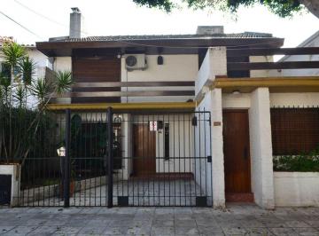 Casa · 202m² · 5 Ambientes · 1 Cochera · Venta Casa 4 Amb La Lucila Cochera Patio Dependenc