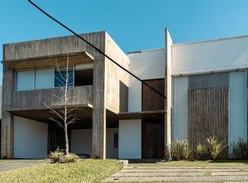 IJP-IJP-8_2 · Exclusiva Casa de Diseño - Country Praderas - Yerba Buena
