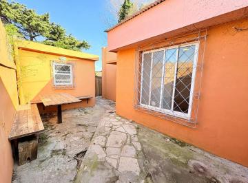 PH · 81m² · 4 Ambientes · San Isidro, PH en Muy Buen Estado en Venta con 2 Dorm., Patio