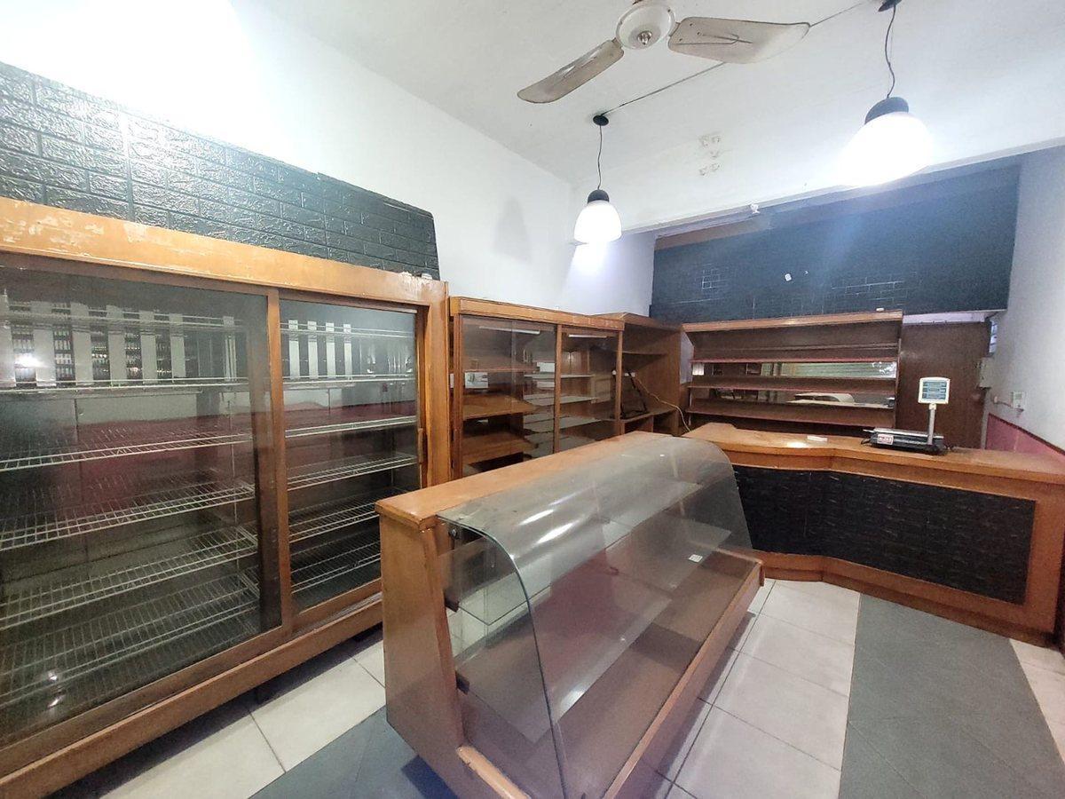 Av Hipolito Yrigoyen 18100, Longchamps, Almirante Brown
