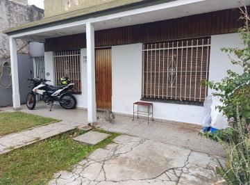 Casa · 157m² · 4 Ambientes · 1 Cochera · Venta Casa Multifamiliar Caseros