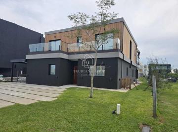 Casa · 270m² · 5 Ambientes · Casa en Venta en Canal Barrio Nautico, Villanueva, Tigre