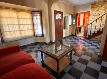 Casa · 170m² · 4 Ambientes · 2 Cocheras · Venta Casa 4 Amb. Parque/pileta/cochera Ituzaingo