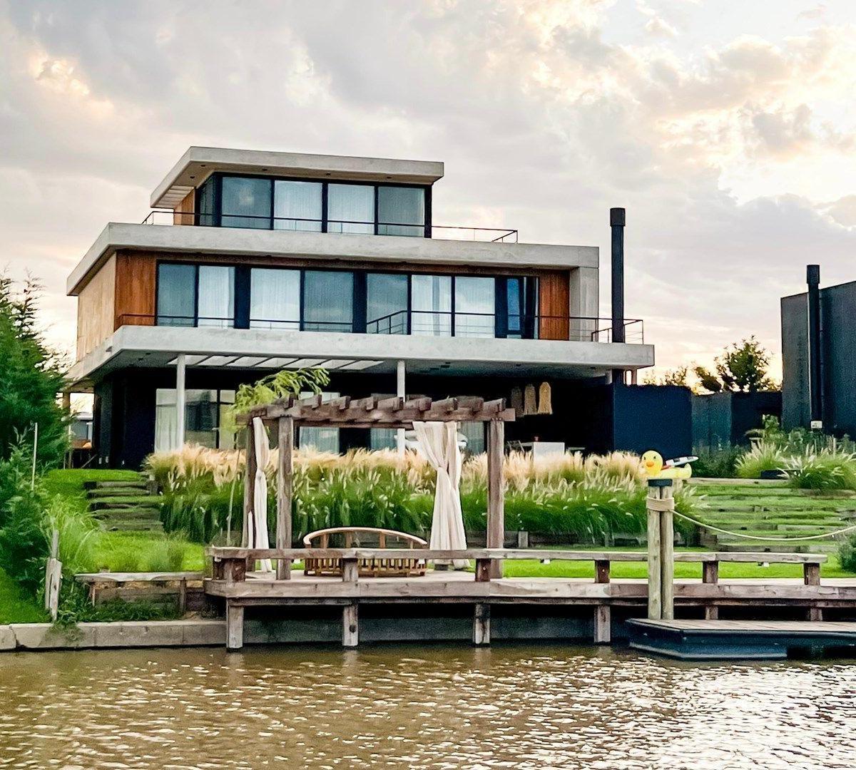 EL YACHT NORDELTA CASA AL RIO LUJAN 0