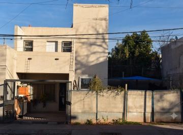 Casa · 72m² · 4 Ambientes · 1 Cochera · Venta Duplex + Terreno + Planos Aprobados 2 Departamentos