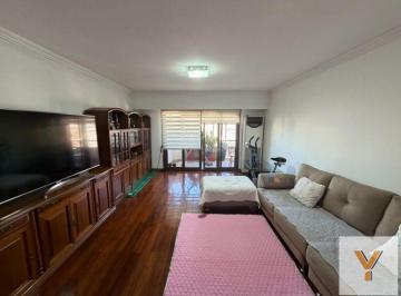 Departamento · 135m² · 4 Ambientes · Departamento en Venta - 3 Dorm. 4 Baños - 145 m - Flores