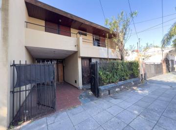Casa · 150m² · 6 Ambientes · 2 Cocheras · Casa Ideal Para Reciclar en Lote 300 m² - Munro