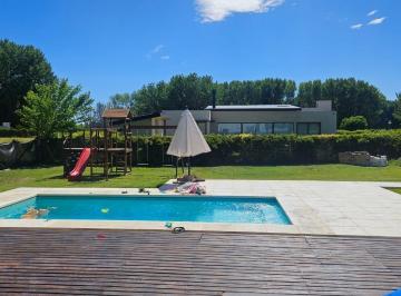 Casa · 187m² · 6 Ambientes · 1 Cochera · Casa en Los Canales