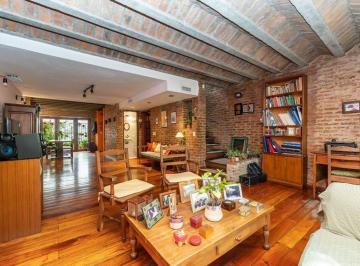 Casa · 232m² · 5 Ambientes · 2 Cocheras · Venta Triplex 5 Amb Cochera Patio Barracas Credito