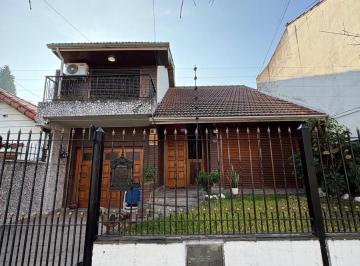 Casa · 4 Ambientes · 2 Cocheras · Chalet 4 Ambientes Banfield Este