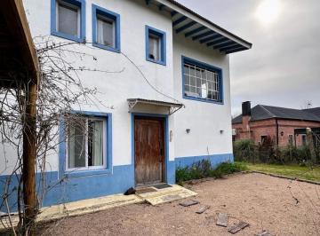 Casa · 148m² · 4 Ambientes · 1 Cochera · Alquiler Temporal de Polo Casa de 3 Dorm. en La Emilia - Pilar