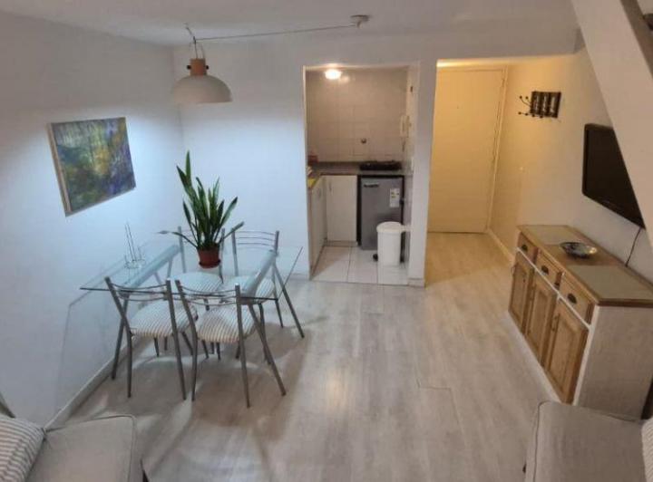 Excelente Departamento de 2 Ambientes en Dos Plantas Amueblado