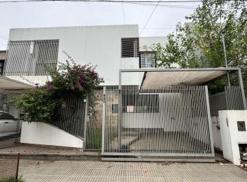 Casa · 110m² · 4 Ambientes · 1 Cochera · Se Vende Duplex 3 Dorm. Urca