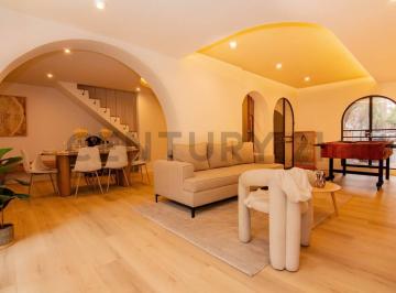 Casa · 223m² · 7 Ambientes · 2 Cocheras · Venta Casa de 3 Dorm. + Comodín con Pileta y Cochera en Lourdes, Rosario