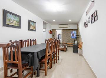 PH · 69m² · 4 Ambientes · PH en Venta de 4 Ambientes en Ciudad Madero