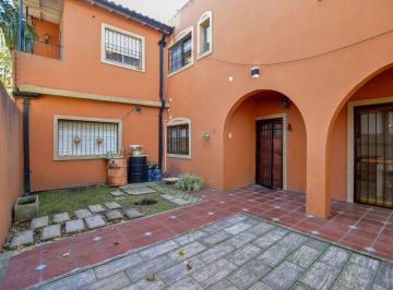 Casa · 130m² · 5 Ambientes · 3 Cocheras · Casa en Venta Quilmes 4 Dorm.