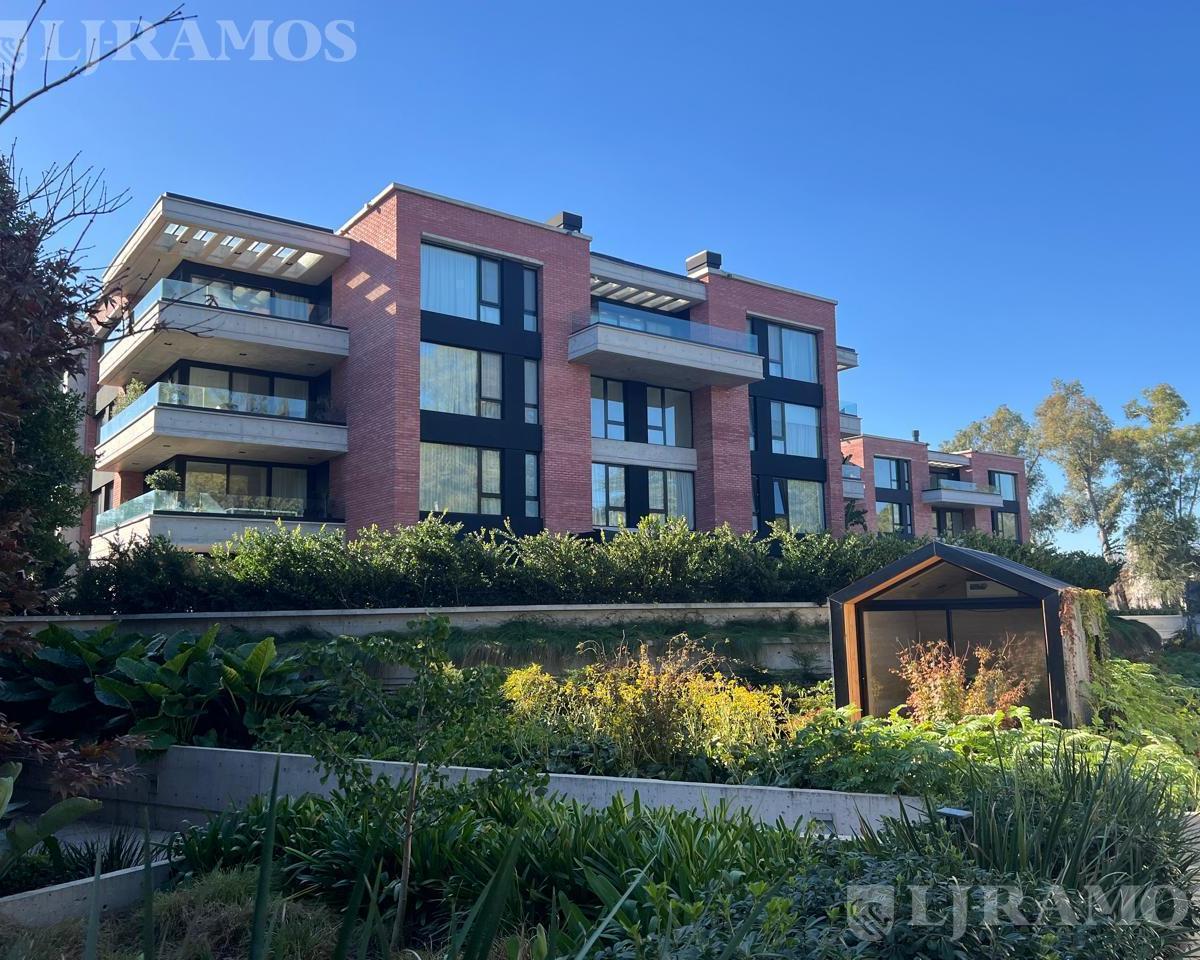 Urbana LAS Lomas, Intendente Neyer 2900