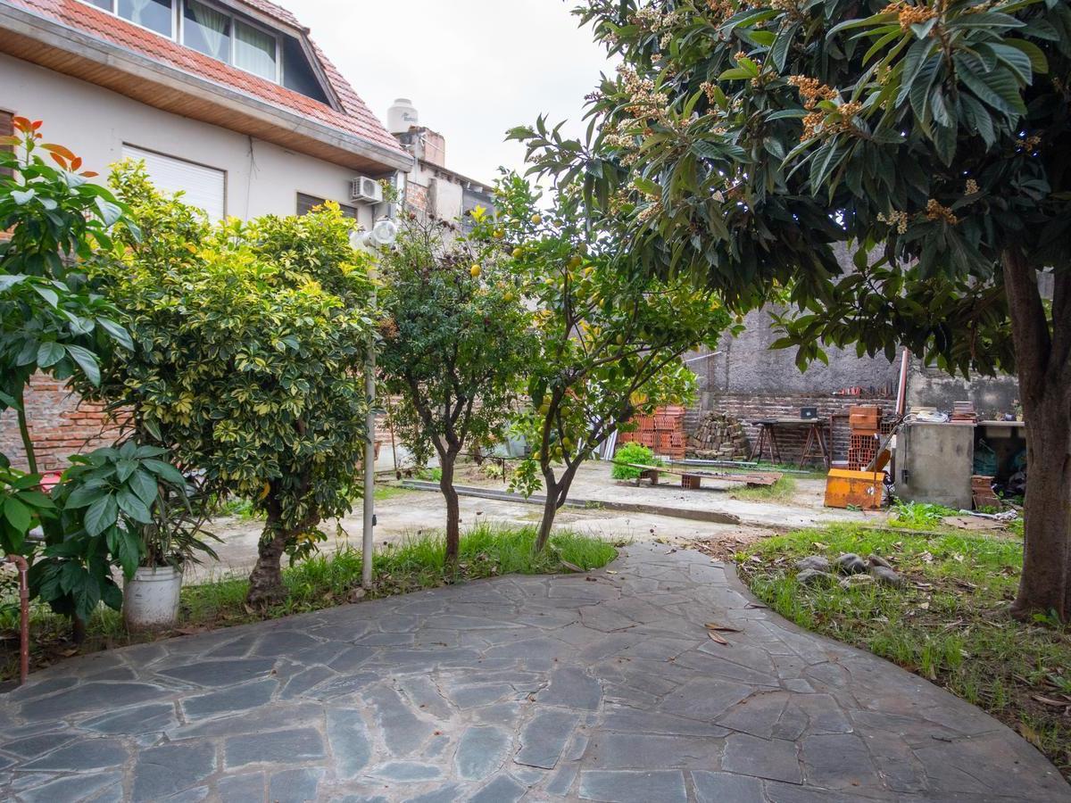 Bermejo al 300, Villa Luzuriaga