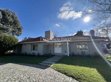 Casa · 200m² · 5 Ambientes · 5 Cocheras · Casa en Venta 5 Ambientes San Diego C. C