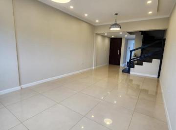 Casa · 76m² · 3 Ambientes · 1 Cochera · Dúplex 3 Ambientes con Cochera - Chauvín