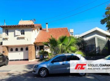 Casa de 5 ambientes, Godoy Cruz · Barrio Arizu. Excelente Ubicación. Hermosa Casa. Propuestas