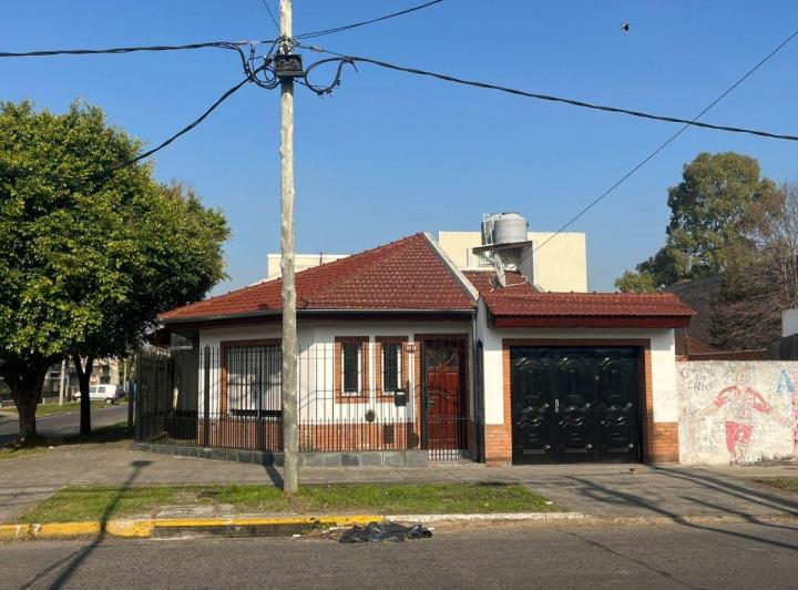 Casa · 70m² · 3 Ambientes · 1 Cochera