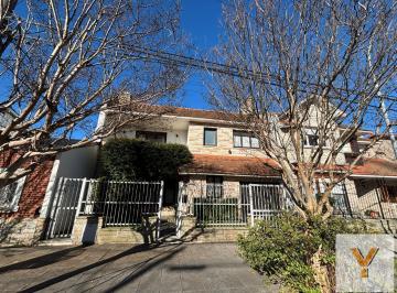 Casa · 160m² · 5 Ambientes · Casa en Venta - 4 Dorm. 1 Baño - 220 m - Mar del Plata