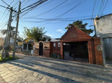 Terreno · 192m² · Excelente Casa de 4 Ambientes en Venta - Malaver