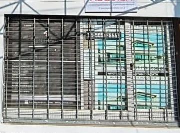Local comercial · 81m² · 1 Ambiente · Local Al Frente Berazategui Oeste