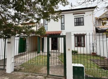 Casa · 437m² · 4 Ambientes · Casa en Venta en Grand Bourg – 3 Dorm. con Pileta y Quincho