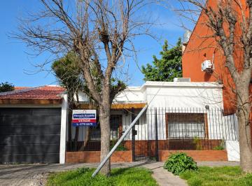 Casa de 5 ambientes, Lomas de Zamora · Casa en Venta 3 Dorm. con Parque