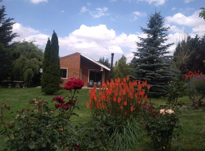 Hotel · 180m² · 6 Dormitorios · 6 Cocheras