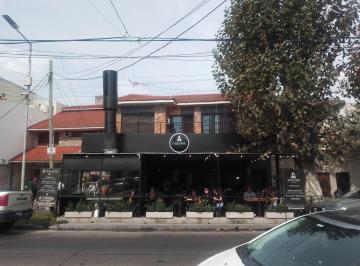 Local comercial · 261m² · 5 Ambientes · Venta en Block, Local (Parrilla, Más Dos Departamentos) en Sarandi