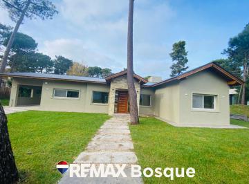 Casa · 158m² · 4 Ambientes · 1 Cochera · Casa Venta Pinamar Norte Alamos