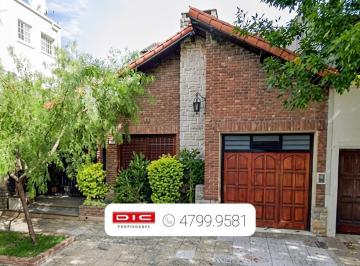 Casa · 190m² · 4 Ambientes · 1 Cochera · Chalet 4 Ambientes Venta con Jardin Piscina Parrilla y Cochera en Olivos