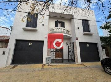Casa de 5 ambientes, La Plata · Venta de Casa en Calle 37 N 1736 E 29 y 30 - La Plata