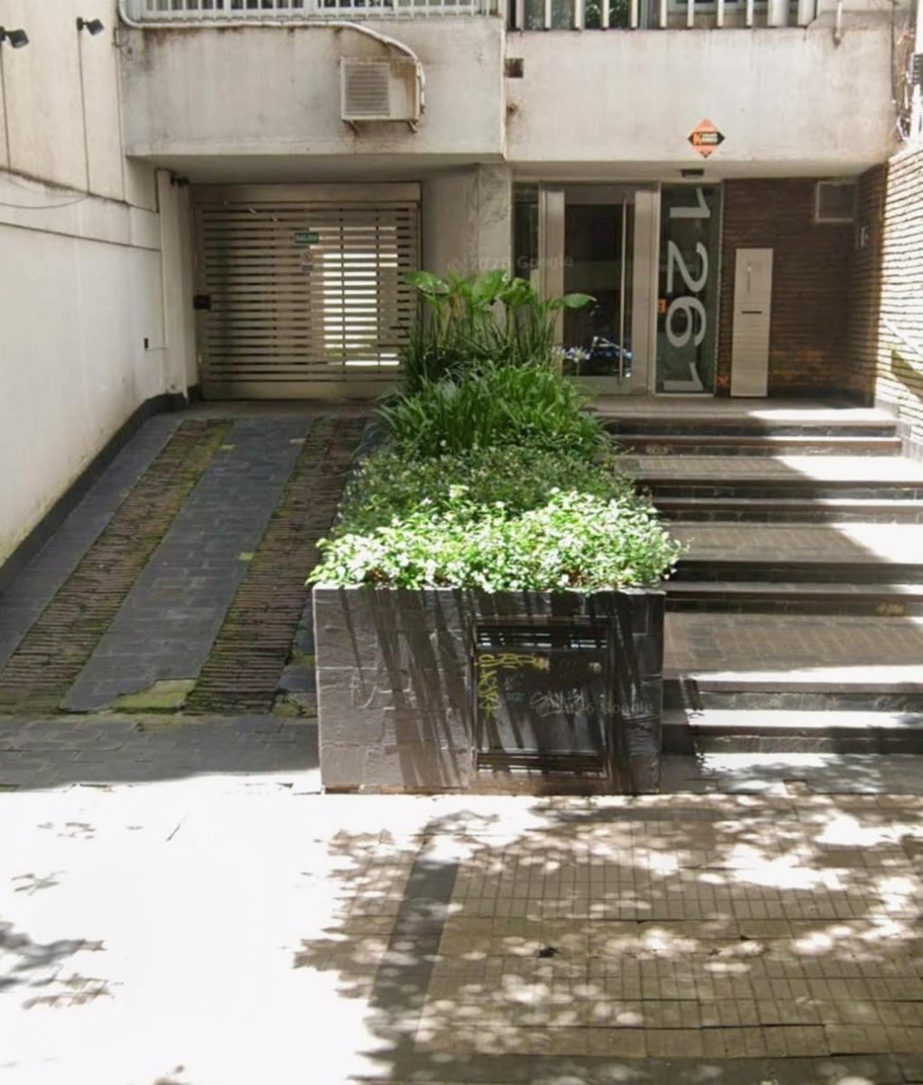 Necochea al 1300,  Martín, Distrito Centro