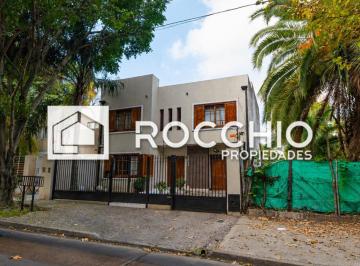 Casa · 241m² · 4 Ambientes · Lote Propio en Venta