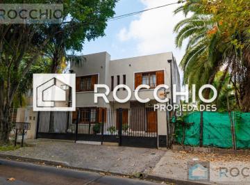 Casa · 210m² · 4 Ambientes · 3 Cocheras · Lote Propio en Venta