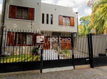 Casa · 210m² · 4 Ambientes · 3 Cocheras · Lote Propio en Venta
