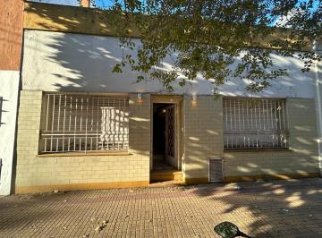 PH · 105m² · 4 Ambientes · 1 Cochera · PH Calle 6 y 38 Al Frente