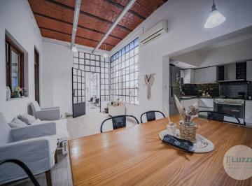 Casa de 7 ambientes, Tres de Febrero · Apto Credito!venta!casa a 100 de Av General Paz y 50 m de Av Beiró.a Pasitos de Caba. Hecha a Nuevo