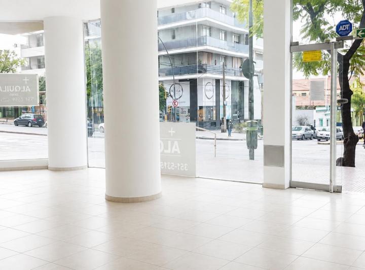 Local comercial · 100m²