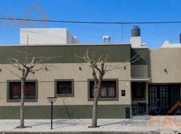 Casa · 124m² · 6 Ambientes · Casa en Venta Allen