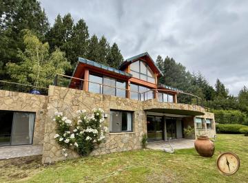 Casa · 760m² · 7 Ambientes · 2 Cocheras · Excelente Propiedad de 760 m² en Terreno de 18.000 m² - Chapelco Golf