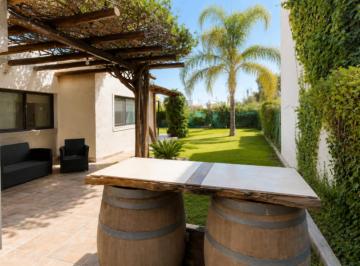 Casa de 6 ambientes, General Gutiérrez · Espacio y Confort. Tu Vida en Viñas del Torreón