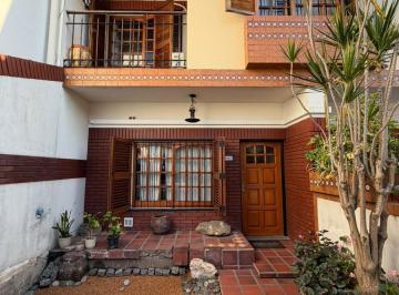 Casa · 65m² · 4 Ambientes · 1 Cochera · Venta - Duplex Cuatro Ambientes C/ Patio - Villa Luro